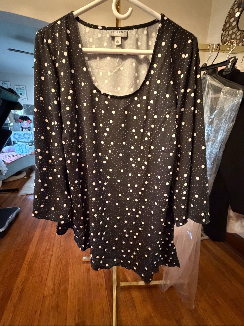 NWOT Catherines Asymmetrical Black & White Polka Dot Scoop Neck Tunic